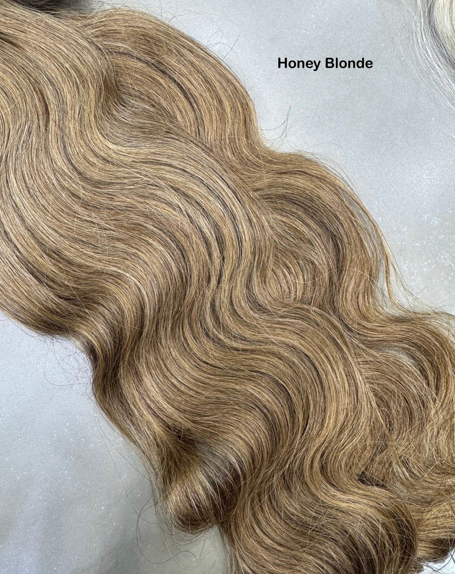 Extensions à Clips Wavy Premium Volume Intense – 100% Cheveux Naturels 200g